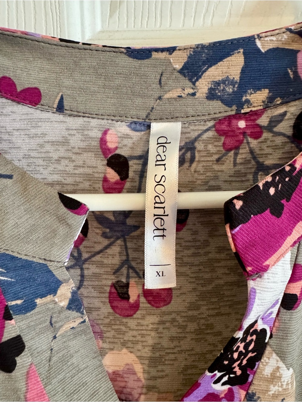 Dear Scarlett Floral V-Neck Top - Pink & Gray - Picture 3 of 5